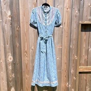 ✅Scarlet Darkness button-front prairie midi dress